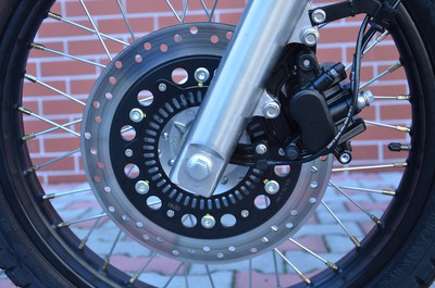 Motocykl Jawa 350 OHC SCRAMBLER - červený