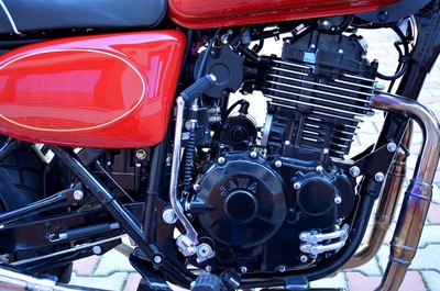 Motocykl Jawa 350 OHC SCRAMBLER - červený