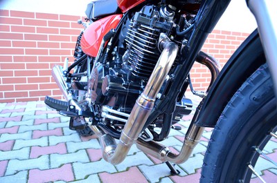 Motocykl Jawa 350 OHC SCRAMBLER - červený