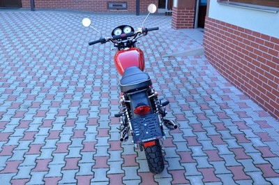 Motocykl Jawa 350 OHC SCRAMBLER - červený